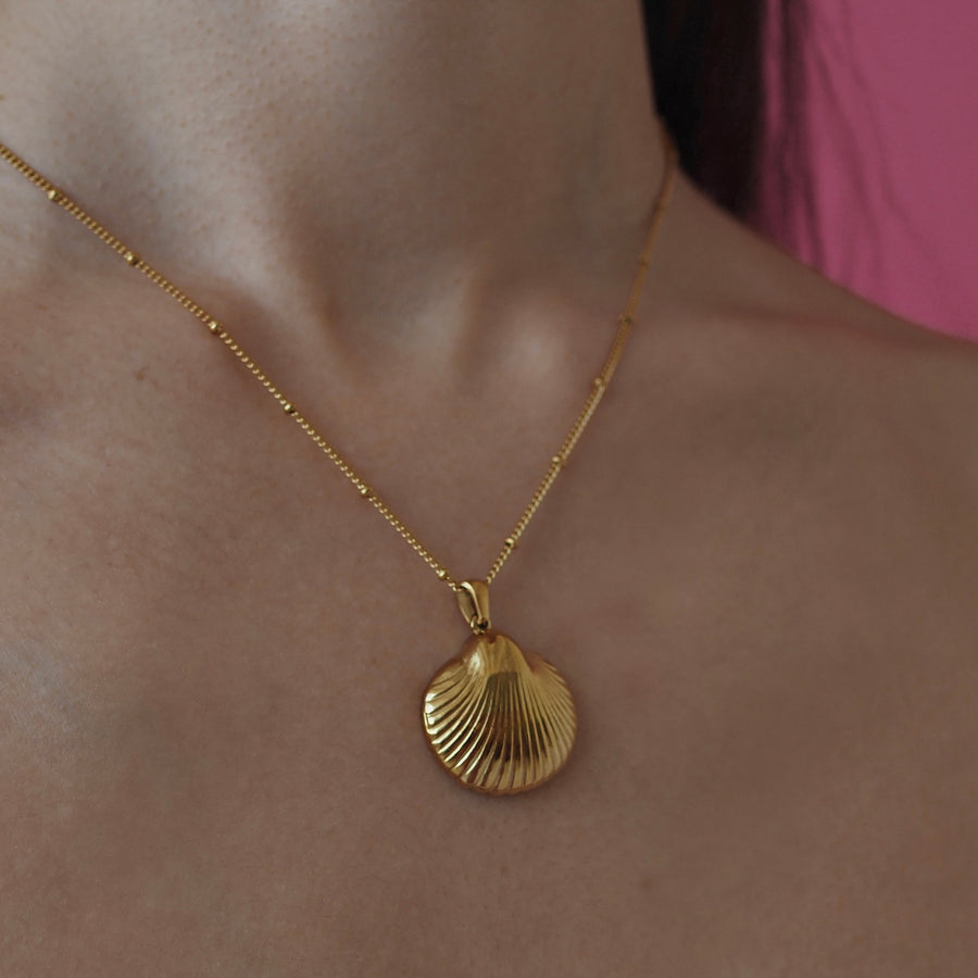 SCALLOP SHELL Pendant