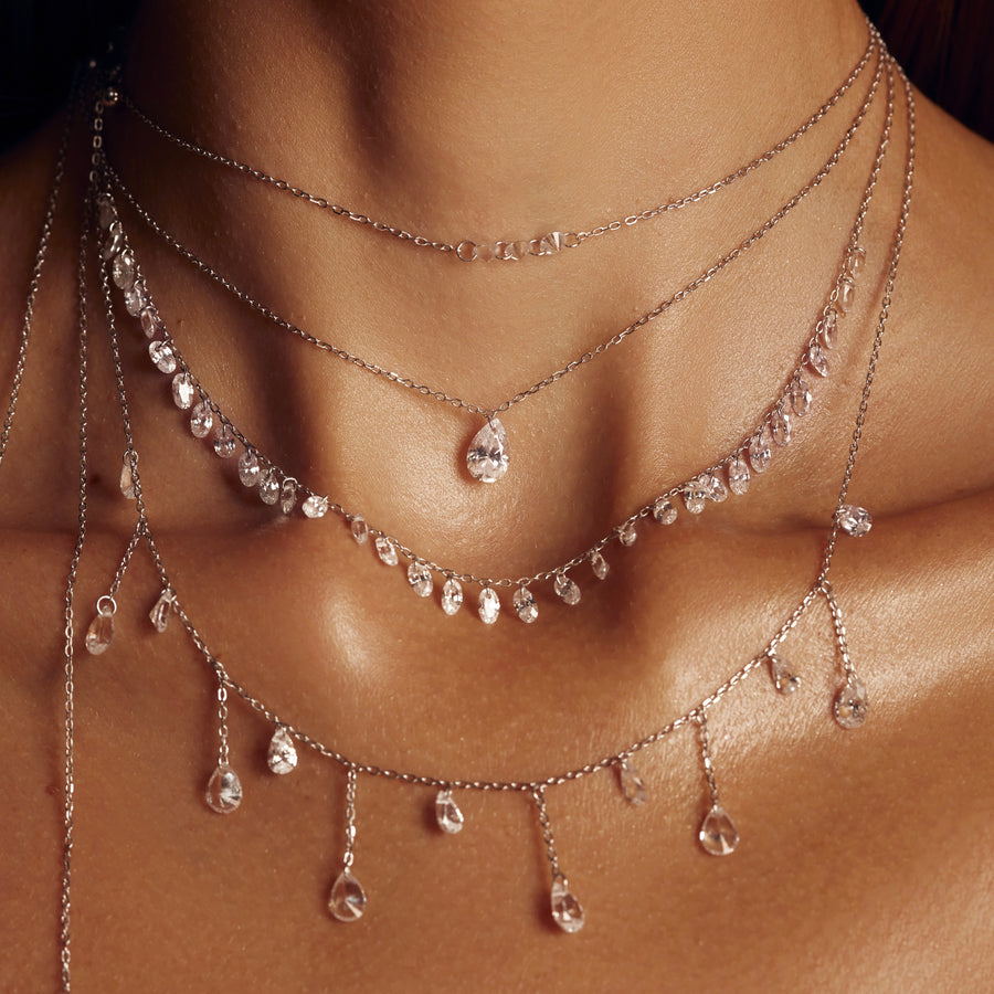AMRITA PEAR Pendant Necklace (Silver)