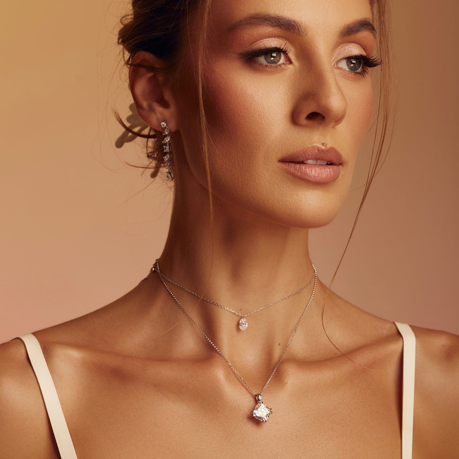 QUEEN Pendant Necklace (Silver)