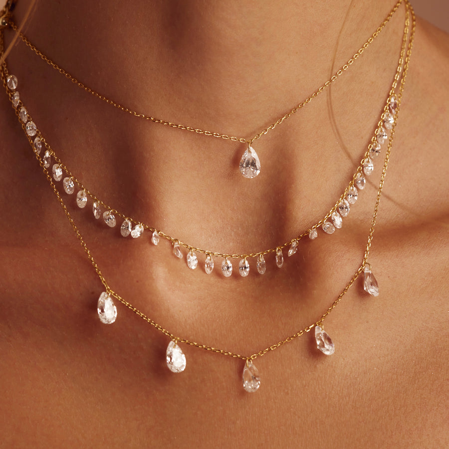 AMRITA PEAR Pendant Necklace (Gold)